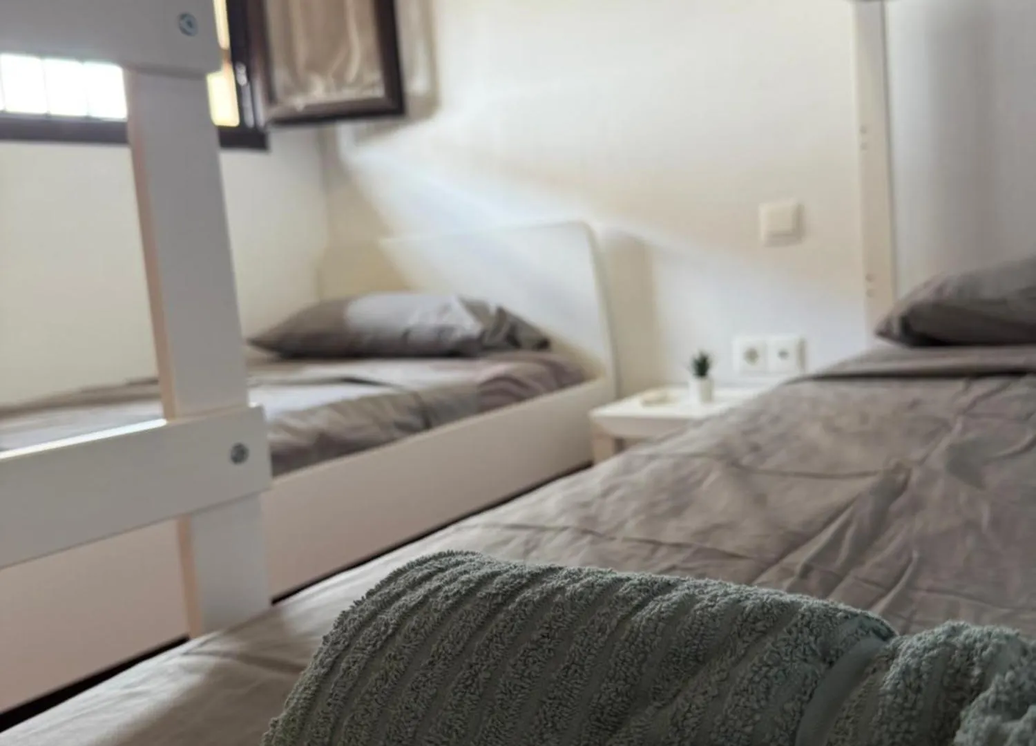 Homestay Habitacion Triple Con Bano Compartido Sevilla Deluxe Los Rosales